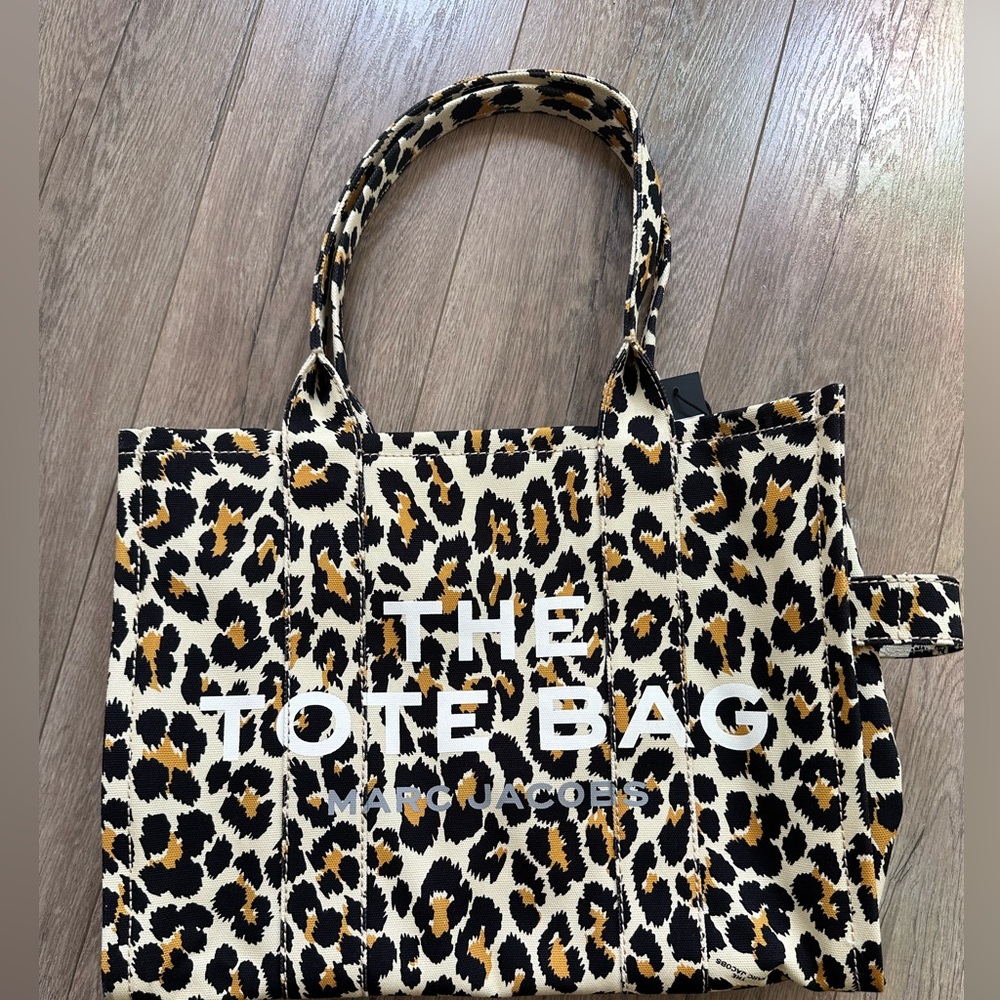 Marc Jacobs The Tote Bag - like new!